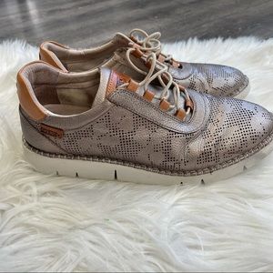 Pikolinos women’s Vera shoe sneakers metallic lace up size 40 us 9-9.5
